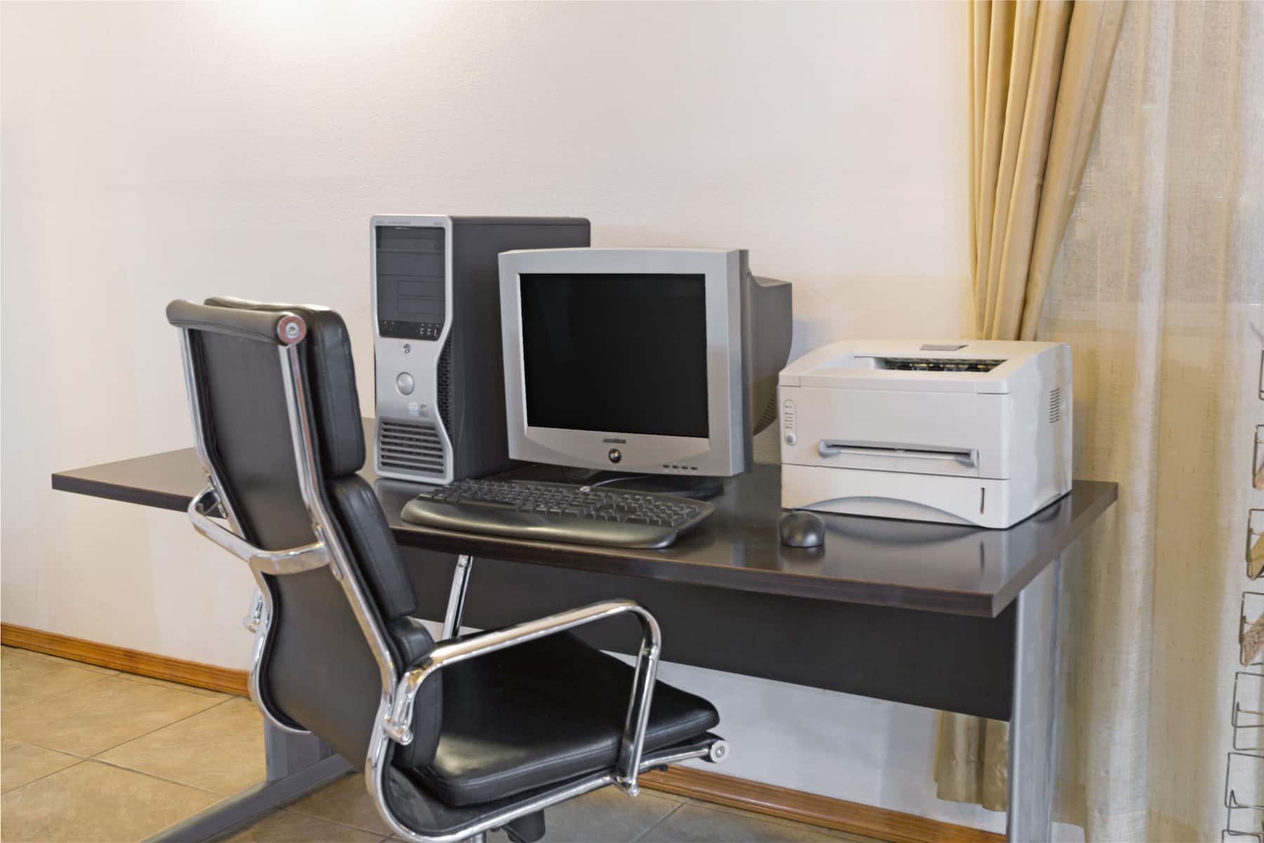 Business center at Days Inn & Suites by Wyndham Santa Rosa