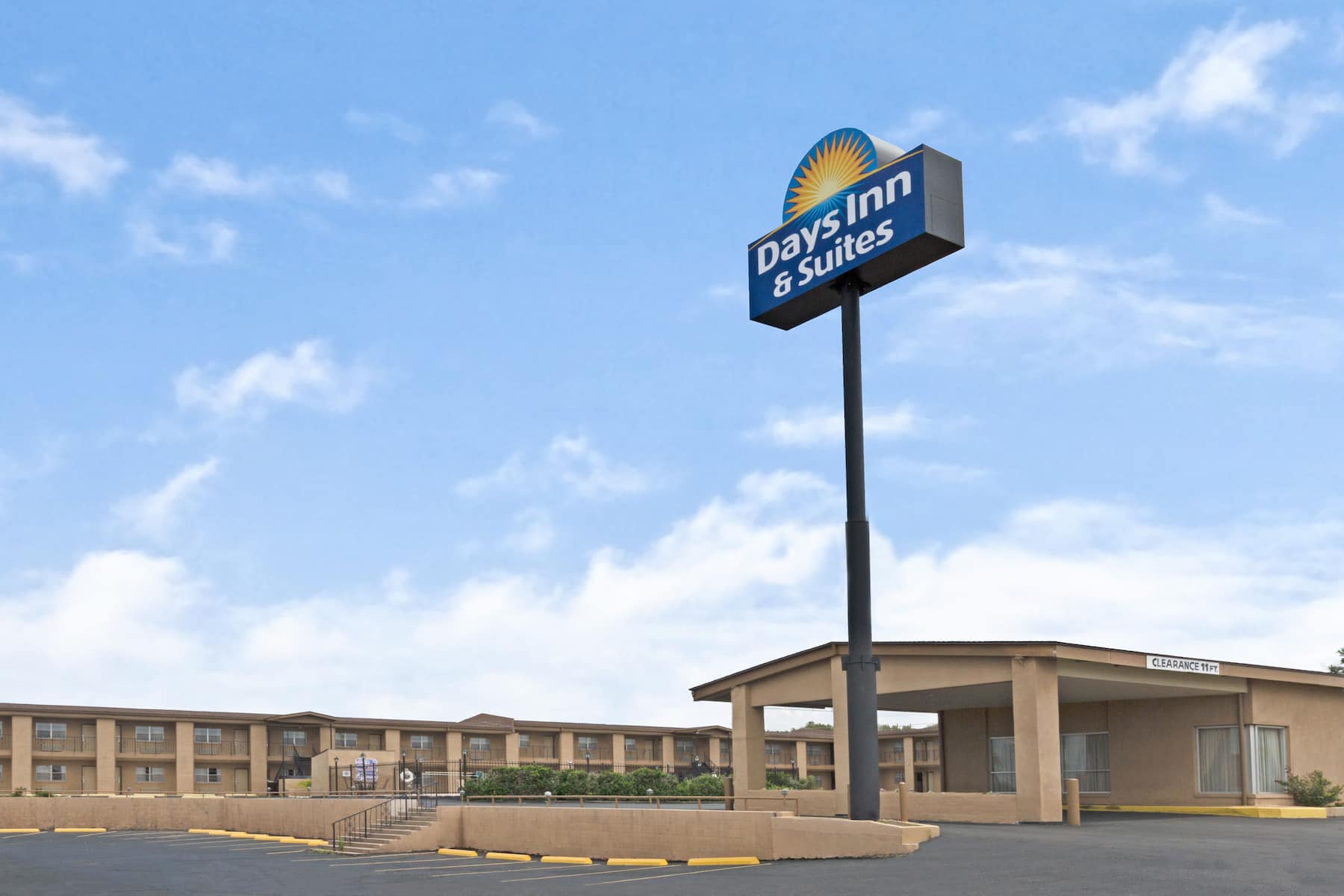 Exterior of Days Inn & Suites by Wyndham Santa Rosa on Historic Route 66